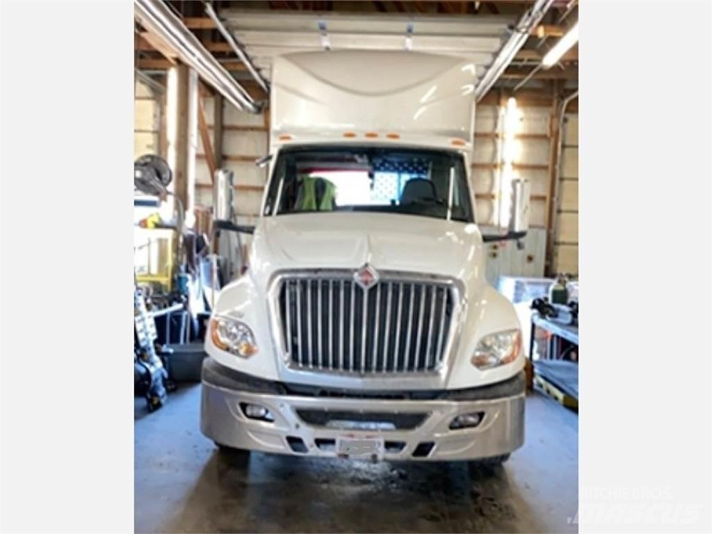 International LT Prime Movers