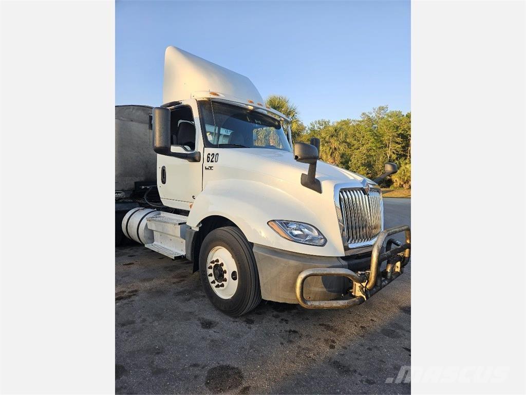 International LT625 Prime Movers