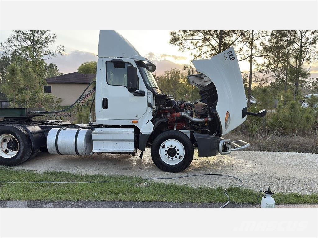 International LT625 Prime Movers