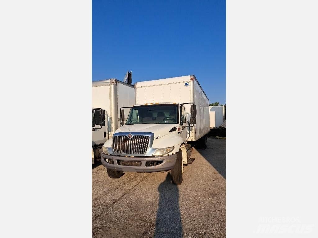 International MA025 Box trucks
