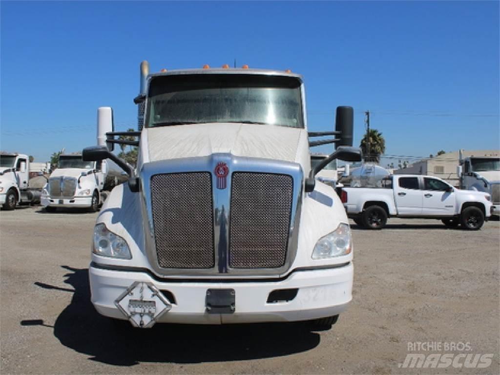 Kenworth T680 Chassis Cab trucks