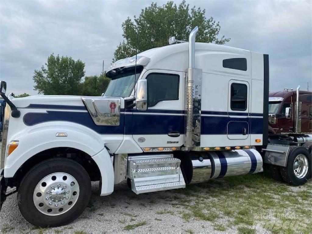 Kenworth W990 Prime Movers
