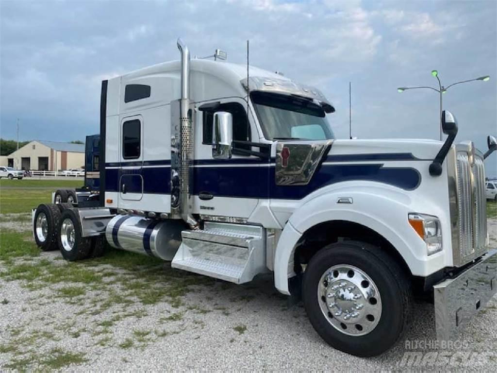 Kenworth W990 Prime Movers