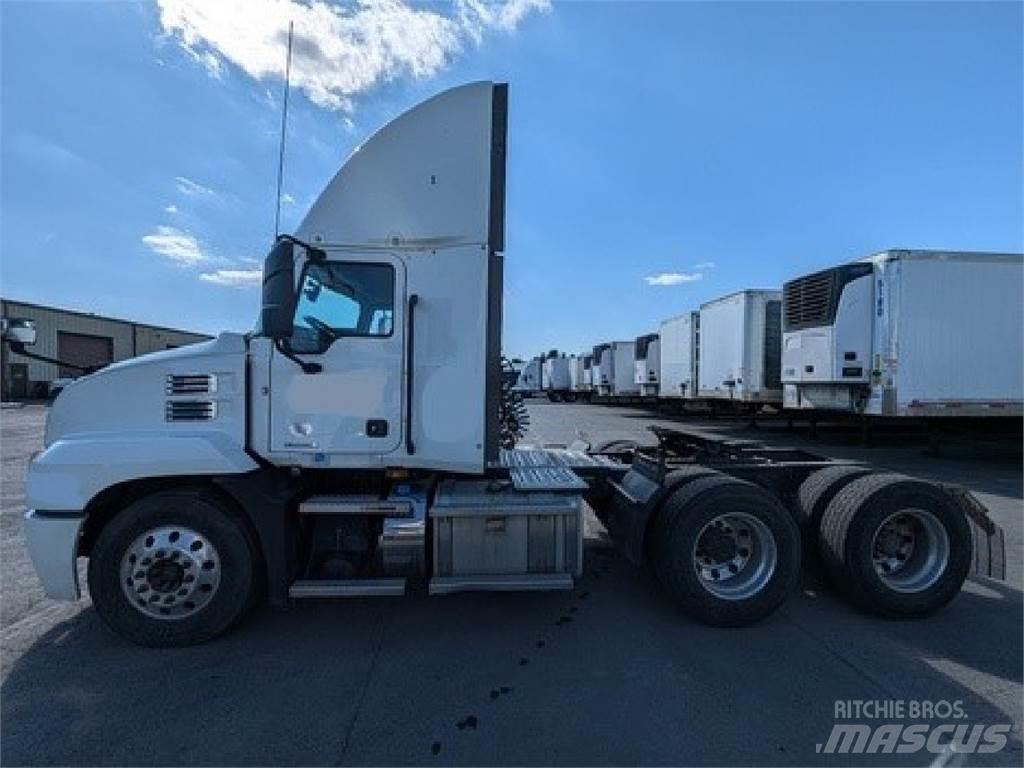 Mack AN64T Prime Movers
