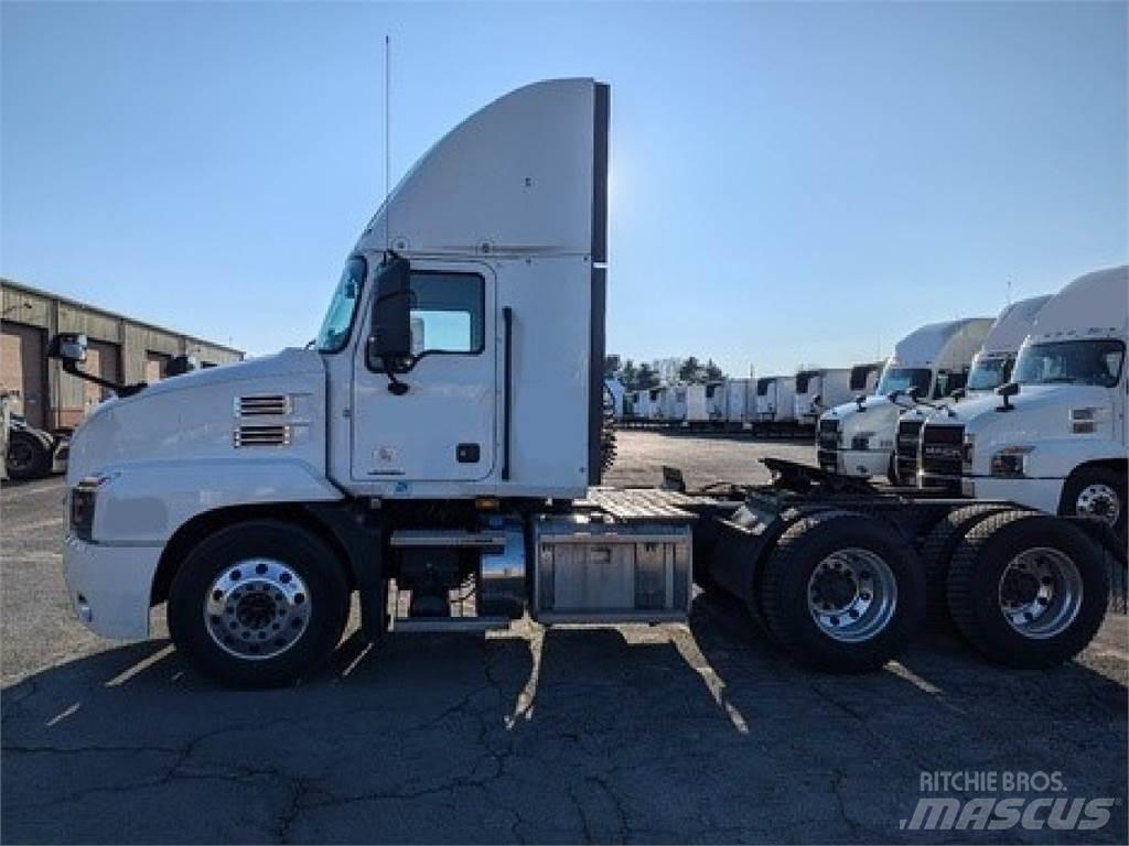 Mack AN64T Prime Movers