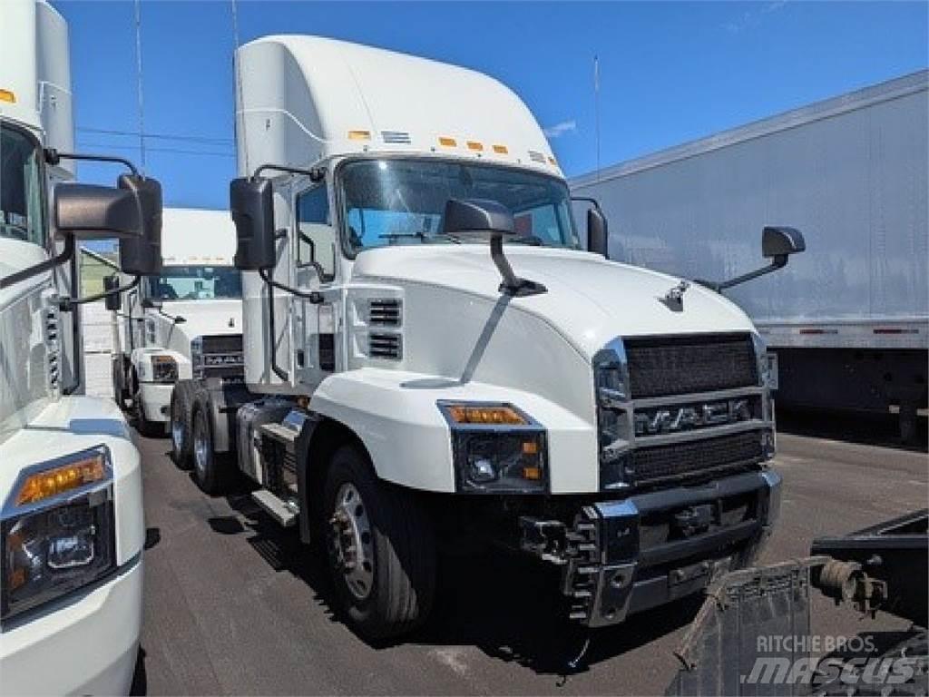 Mack AN64T Prime Movers