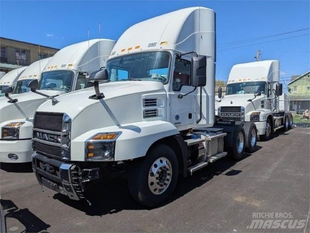 Mack AN64T Prime Movers