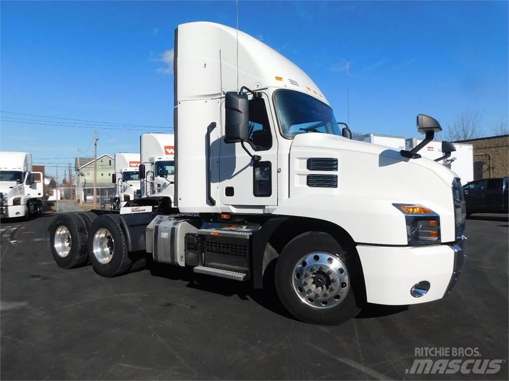 Mack AN64T Prime Movers