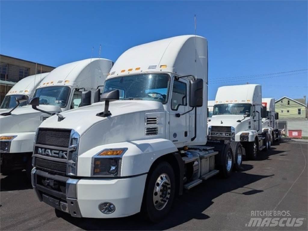 Mack AN64T Prime Movers