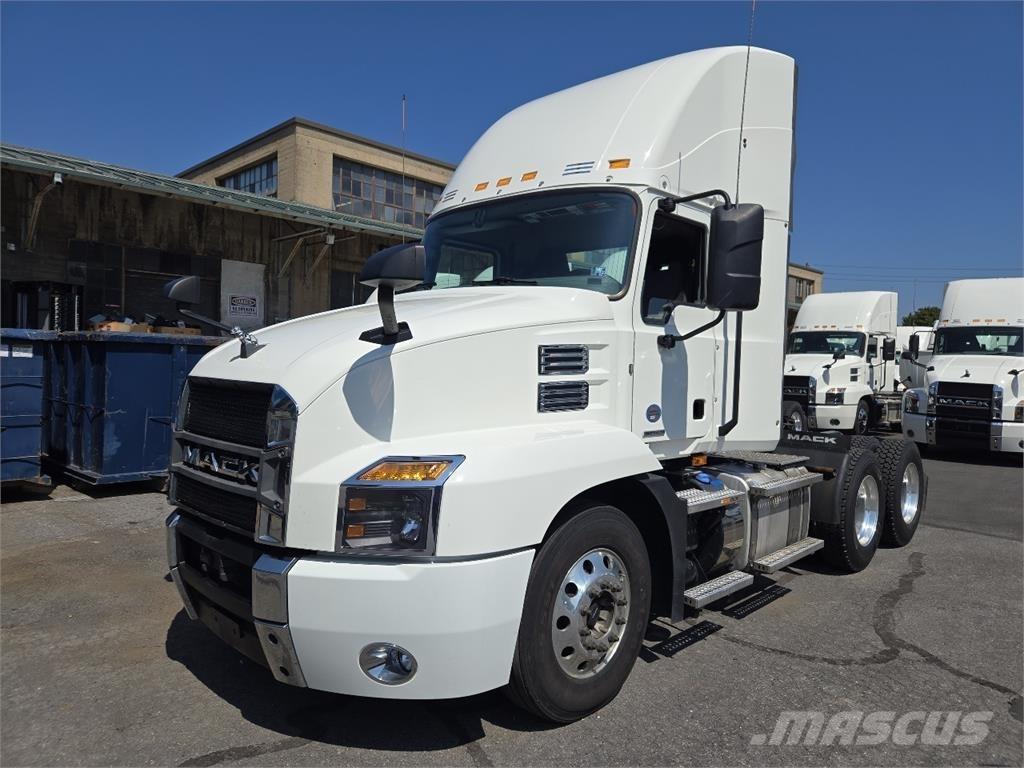 Mack AN64T Prime Movers