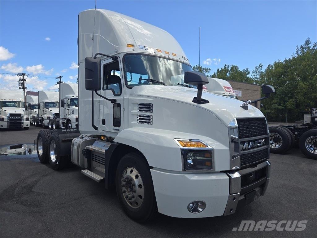 Mack AN64T Prime Movers