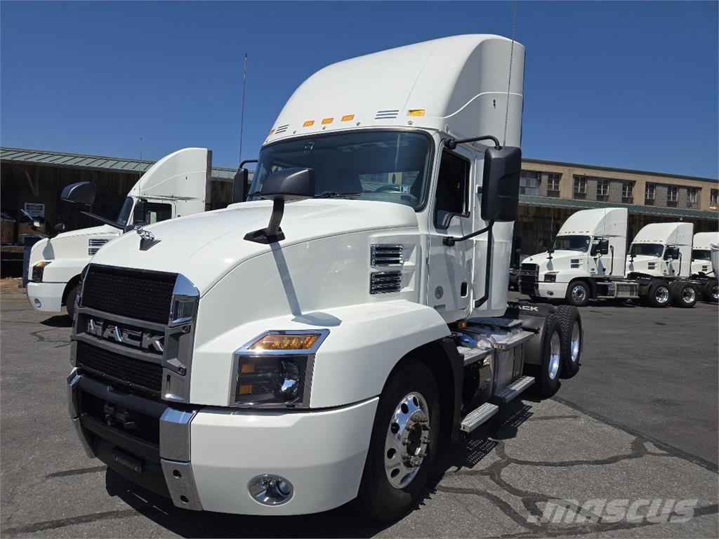 Mack AN64T Prime Movers