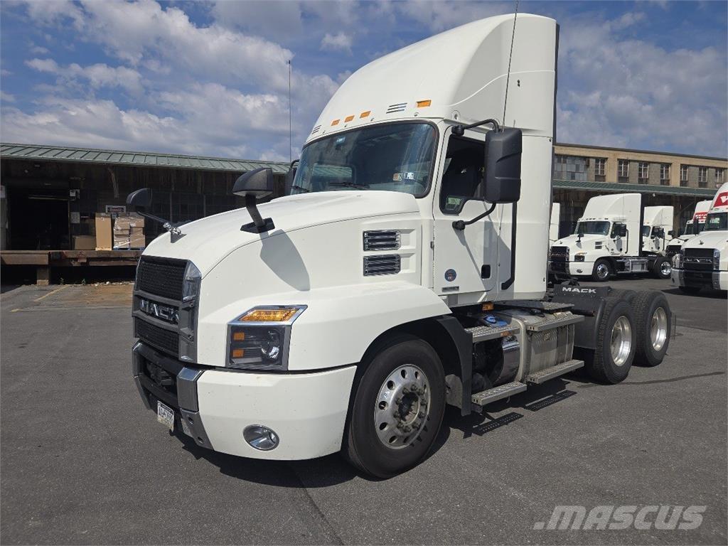 Mack AN64T Prime Movers