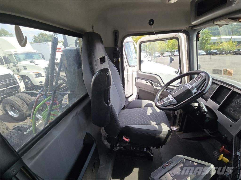 Mack AN64T Prime Movers