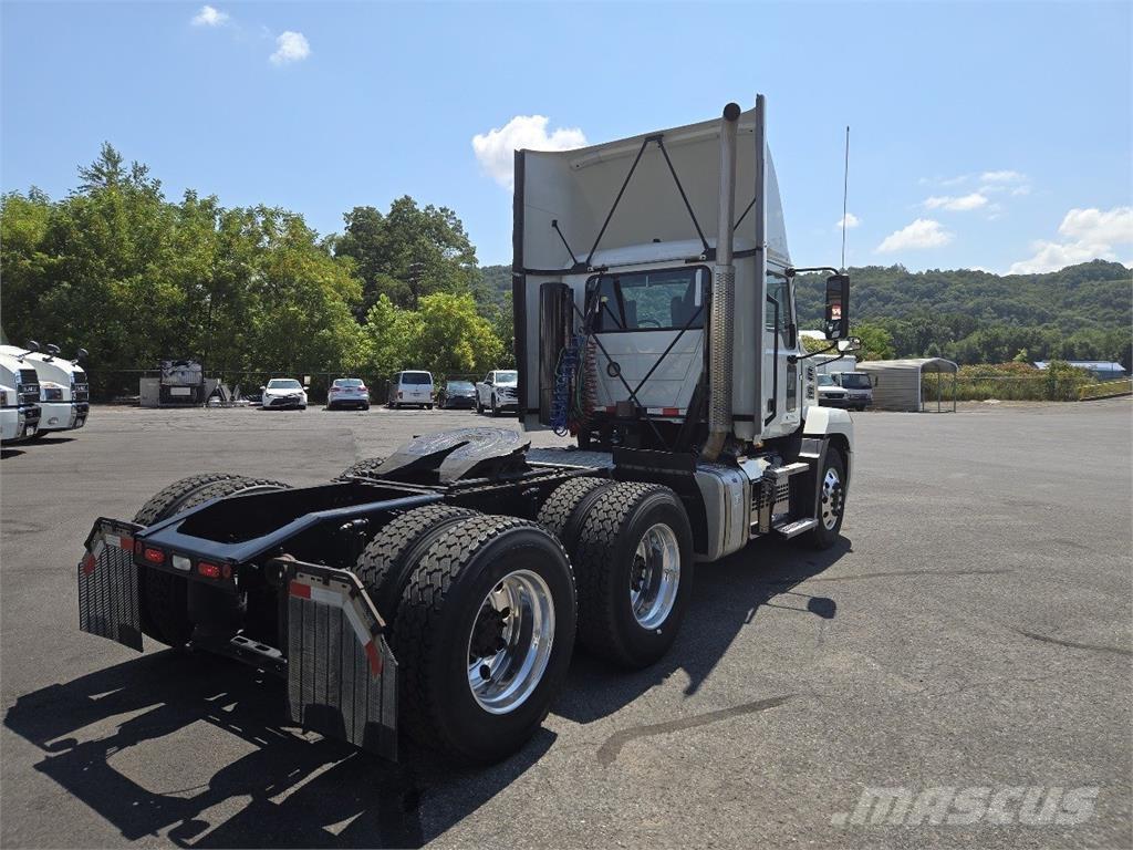 Mack AN64T Prime Movers