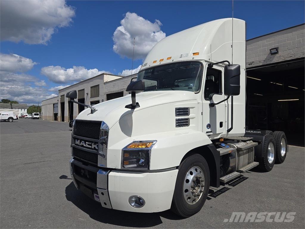 Mack AN64T Prime Movers