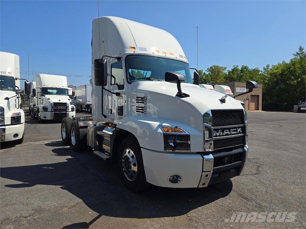 Mack AN64T Prime Movers