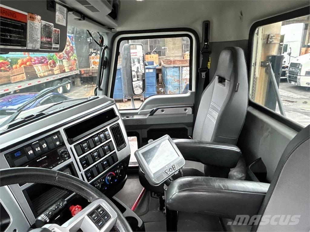 Mack AN64T Prime Movers