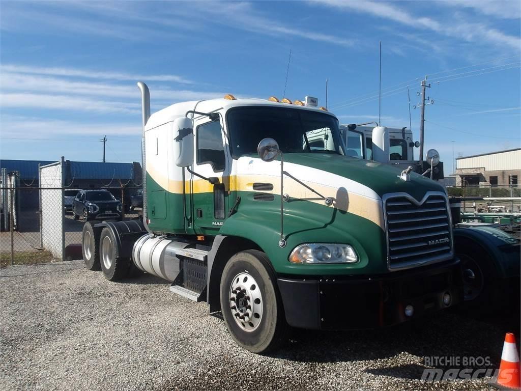 Mack CXU613 Prime Movers