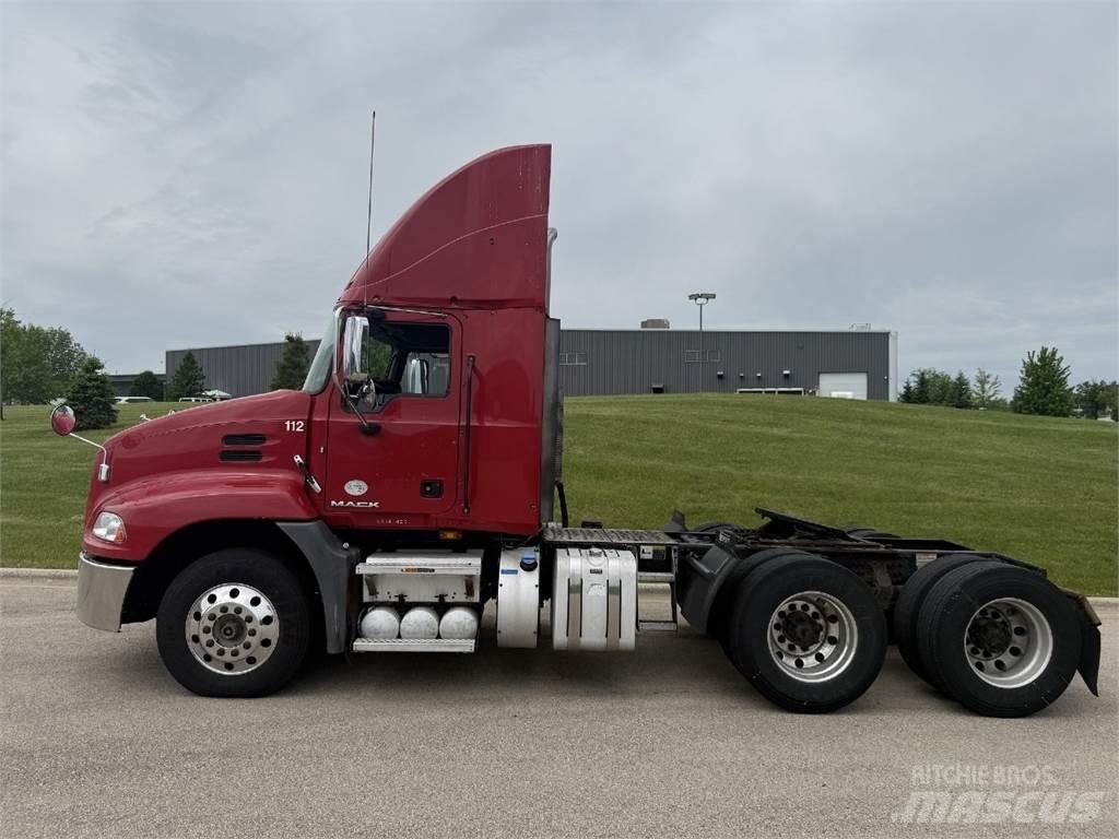 Mack CXU613 Prime Movers