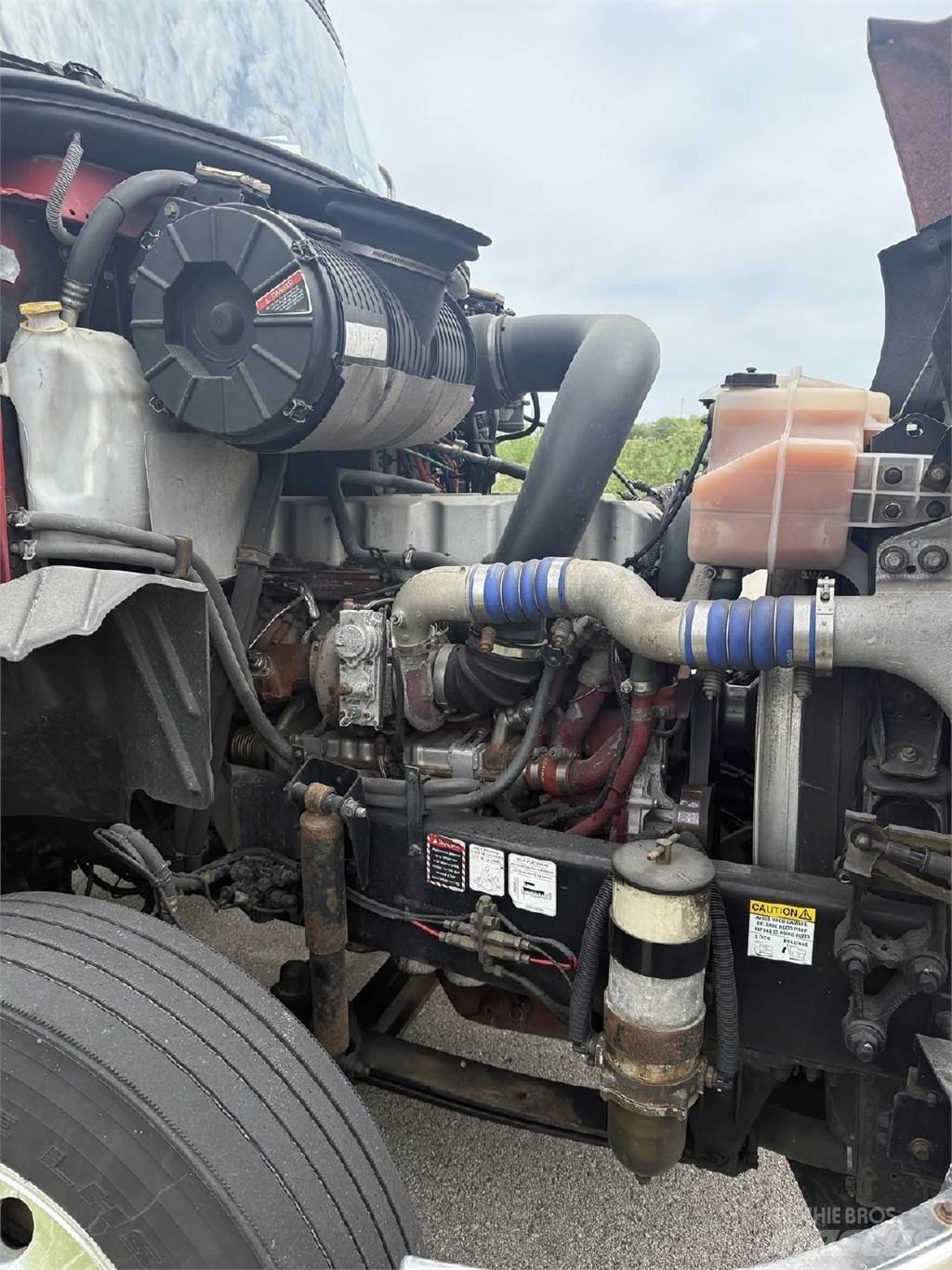 Mack CXU613 Prime Movers