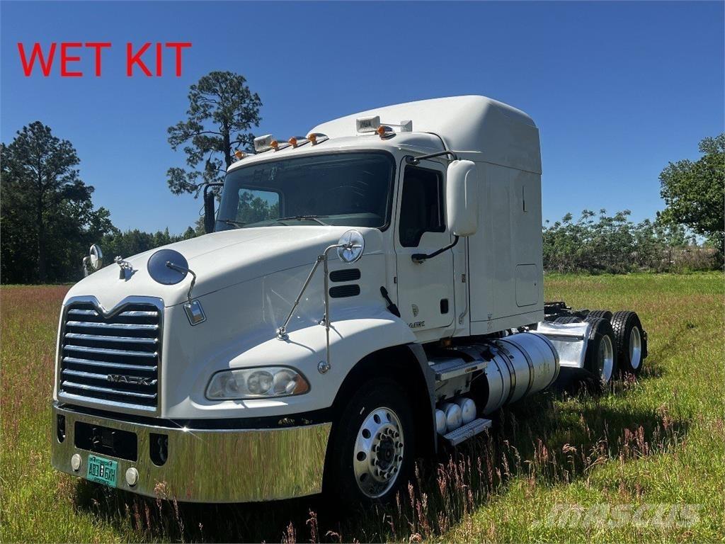 Mack CXU613 Prime Movers