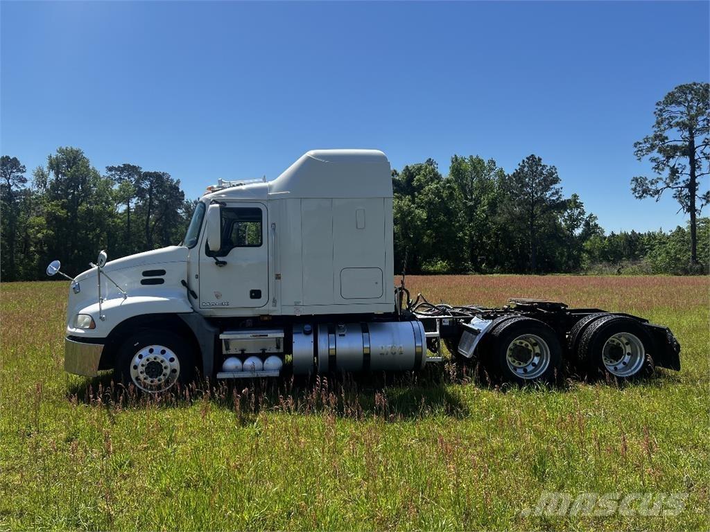 Mack CXU613 Prime Movers