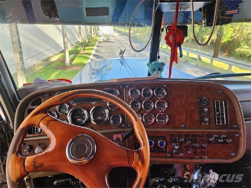 Peterbilt 379EXHD Prime Movers