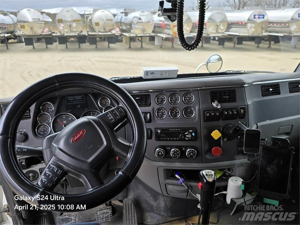 Peterbilt 567 Prime Movers