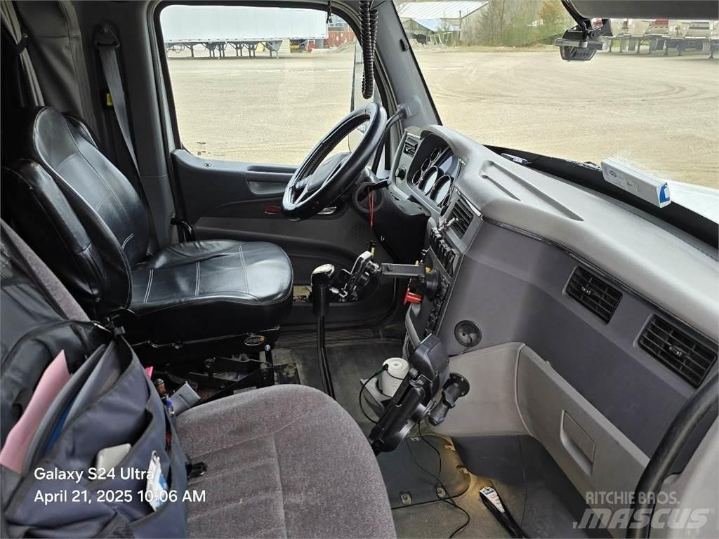 Peterbilt 567 Prime Movers