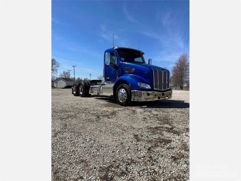 Peterbilt 579 Prime Movers