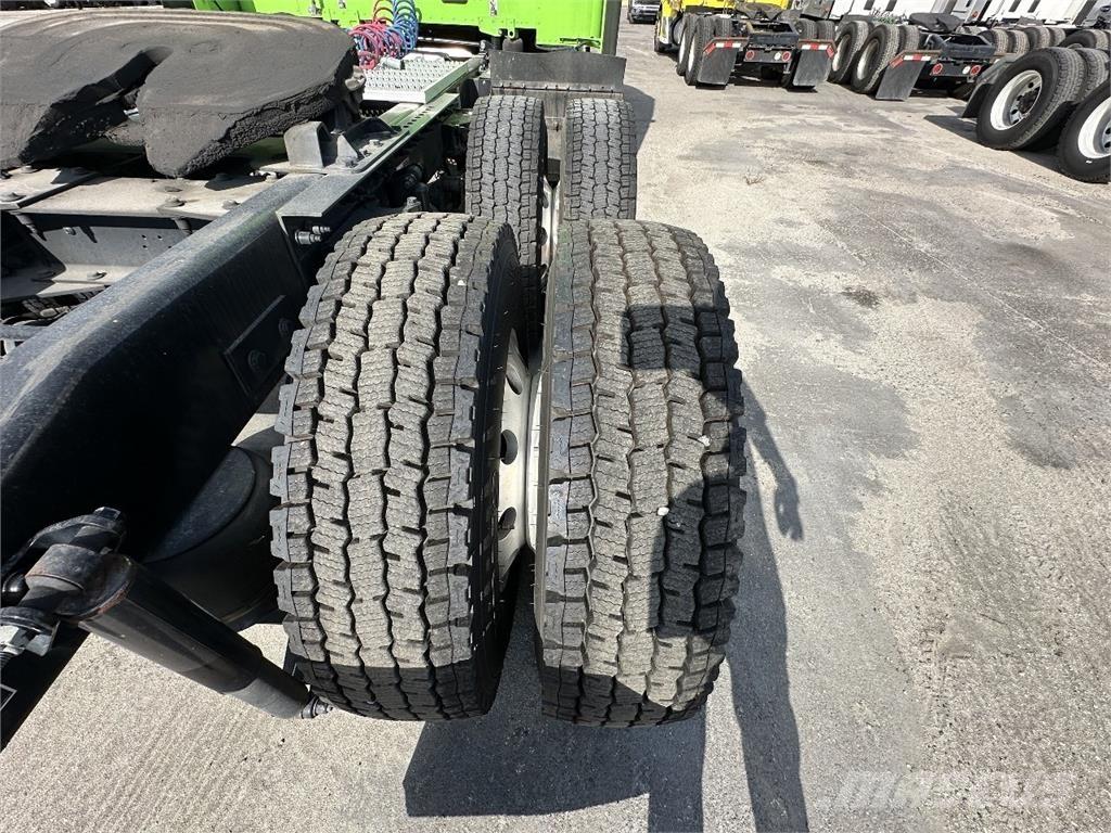 Peterbilt 579 Prime Movers