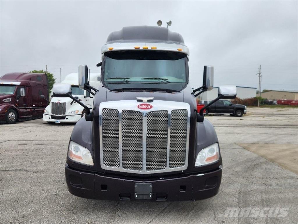 Peterbilt 579 Prime Movers