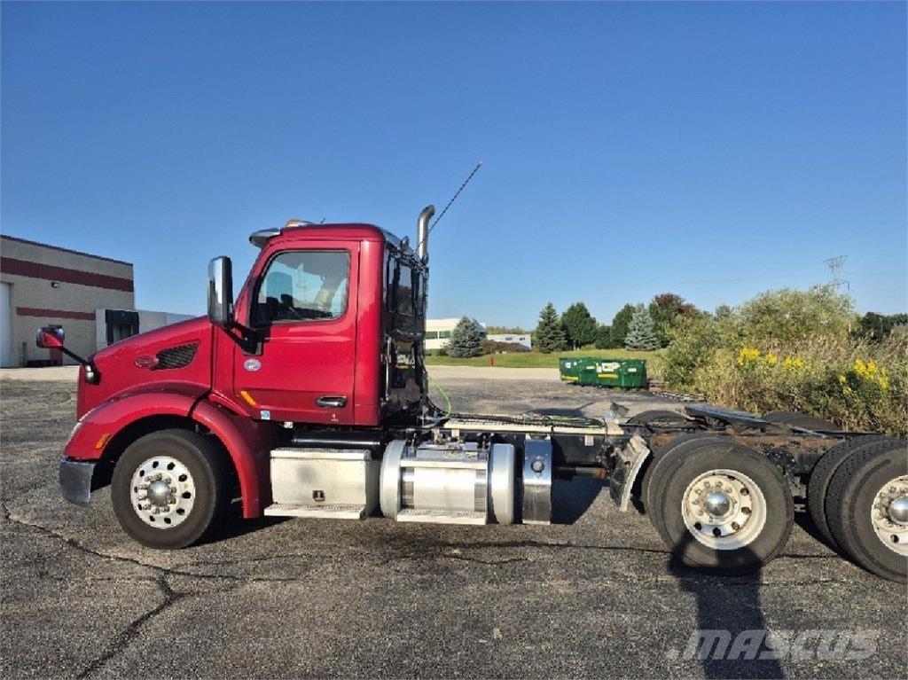 Peterbilt 579 Prime Movers