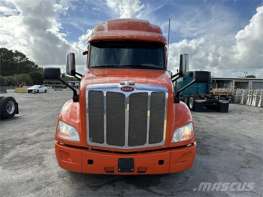 Peterbilt 579 Prime Movers