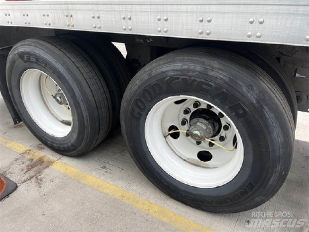 Utility VS2DX 36' Box Trailers