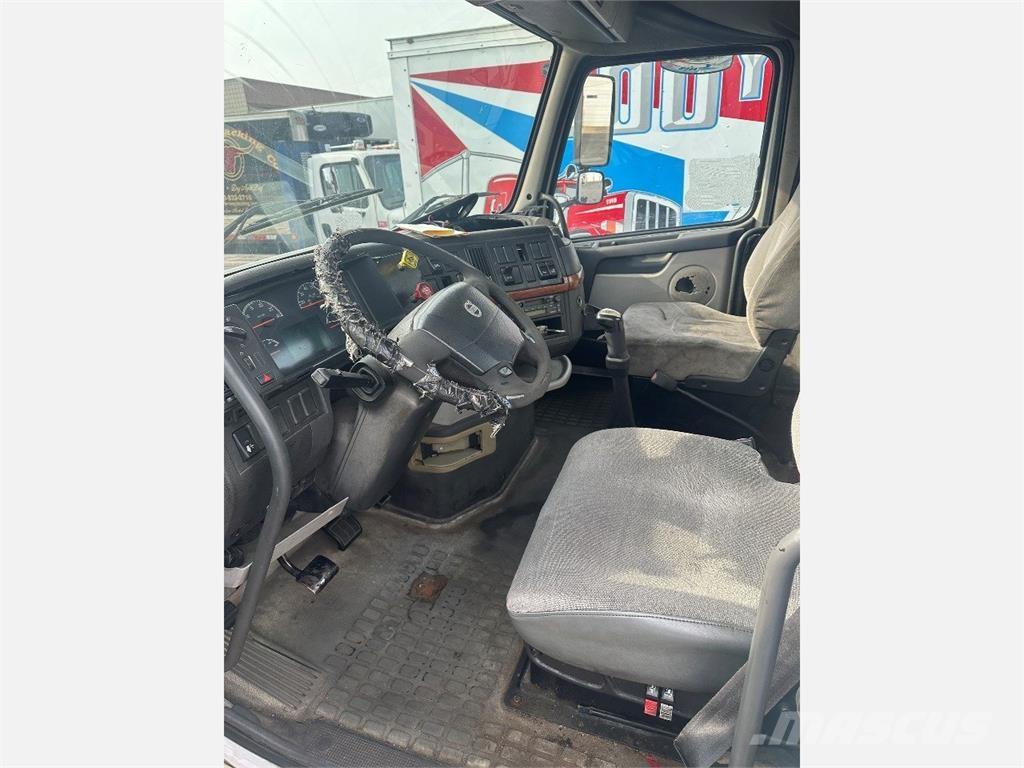 Volvo VNL Prime Movers