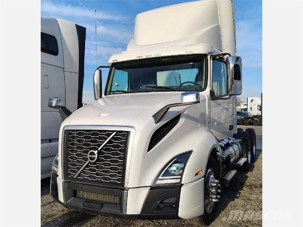 Volvo VNL300 Prime Movers