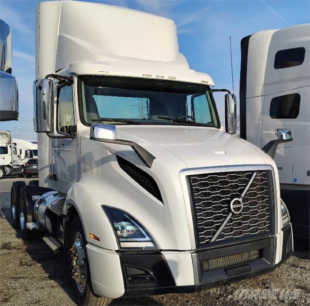 Volvo VNL300 Prime Movers