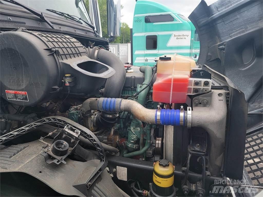 Volvo VNL64T780 Prime Movers