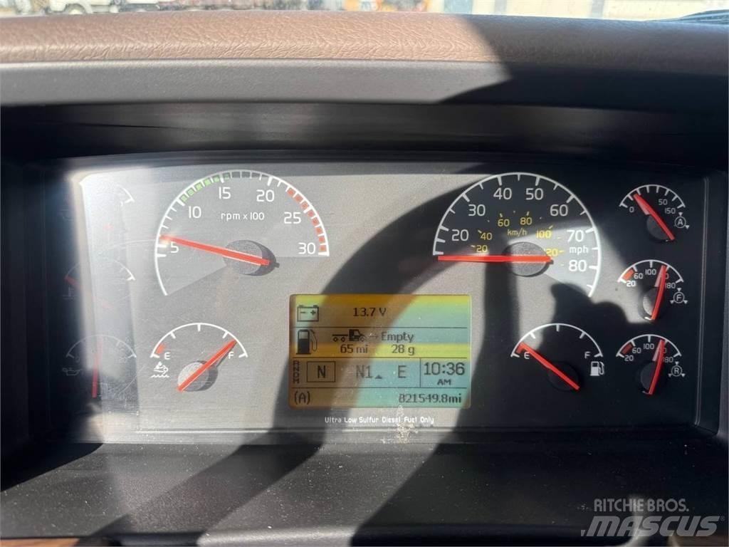Volvo VNL670 Prime Movers