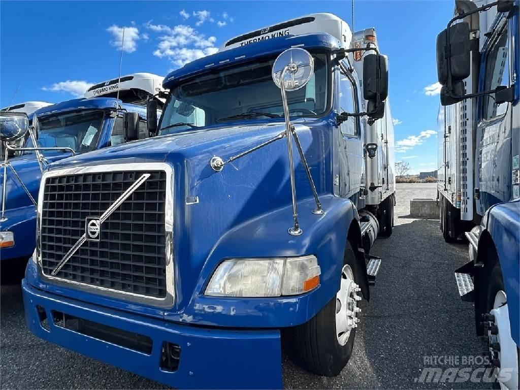 Volvo VNM64T200 Temperature controlled trucks