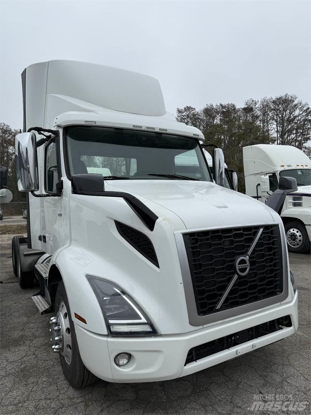 Volvo VNR64T300 Prime Movers