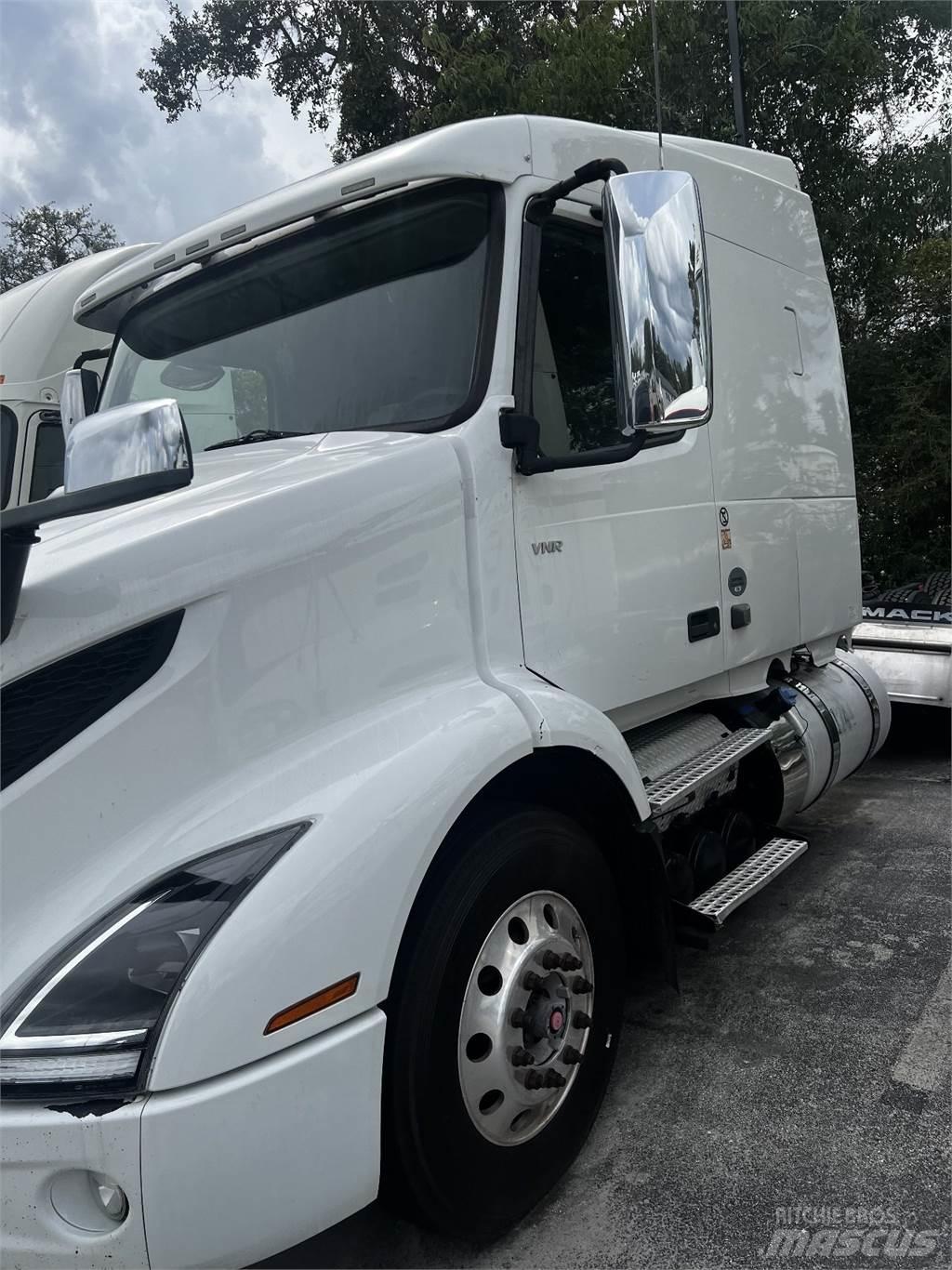 Volvo VNR64T640 Prime Movers