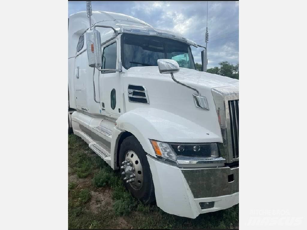 Western Star 5700XE Prime Movers
