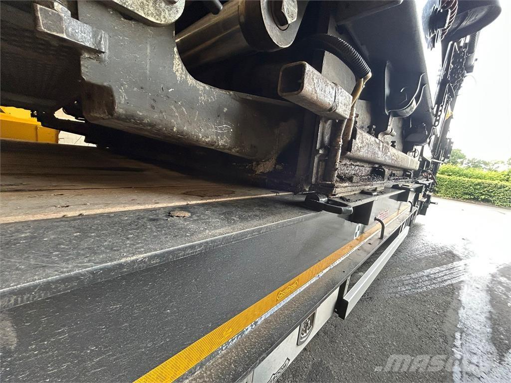  P7820C P7820C Asphalt pavers