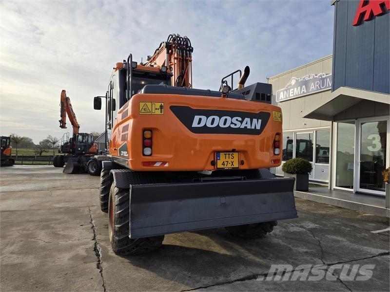 Doosan DX160W-5 Wheeled excavators