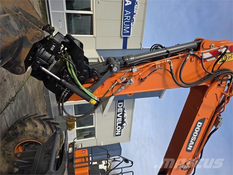Doosan DX160W-5 Wheeled excavators