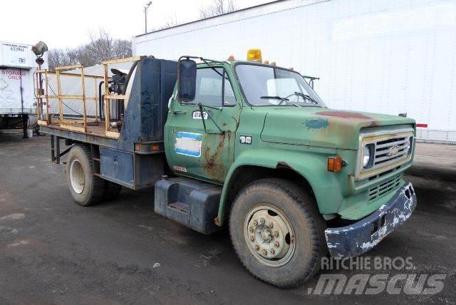 Chevrolet C60 Flatbed / Dropside trucks