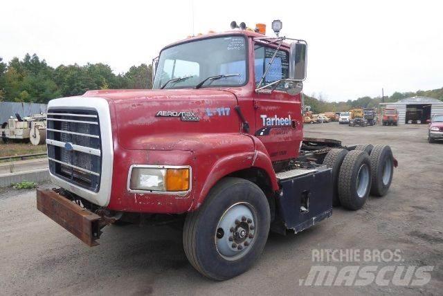 Ford L9000 Chassis Cab trucks